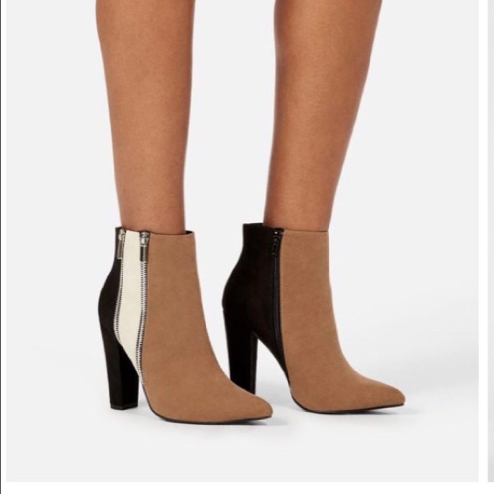 Color block NWOT heeled booties